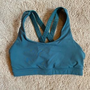 LuluLemon sports bra - size 6!